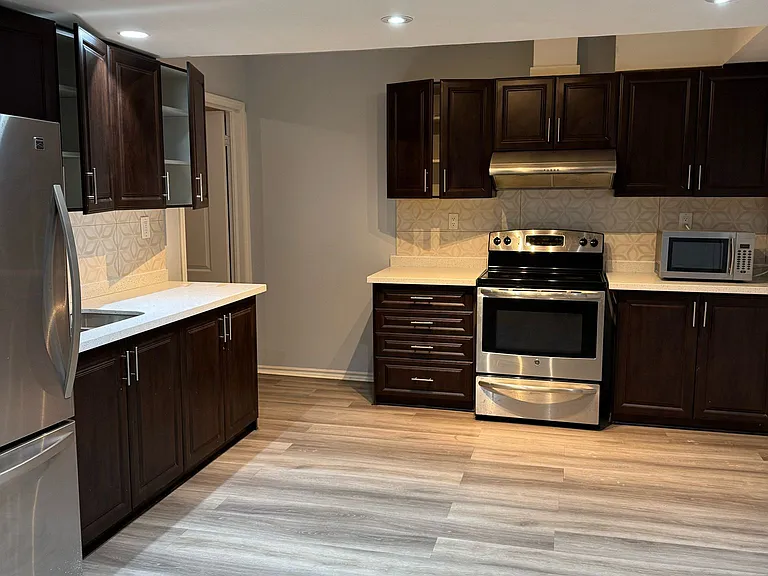 7225 Dime Cres #BASEMENT — Photo 11