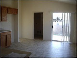 3rd image of 1003 Remington Dr
