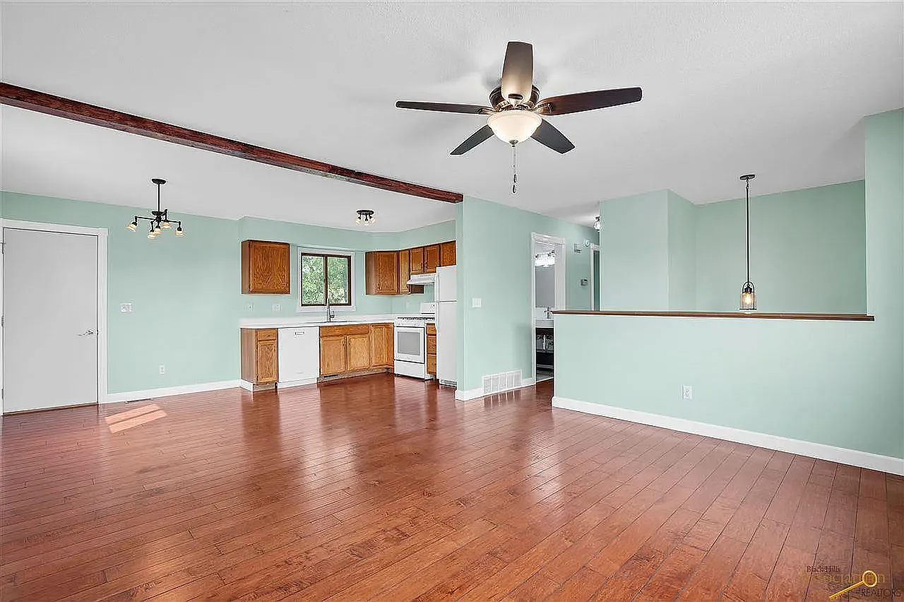3 bed, 1229 sqft, $1,850 — Photo 4