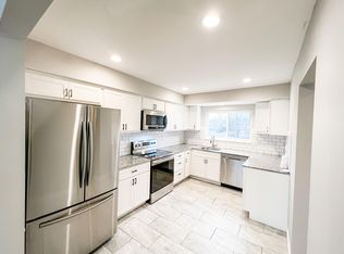 10942 Vargas Dr, Saint Louis, MO 63123