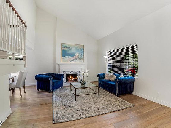 4th image of 263 Fox Hills Dr
