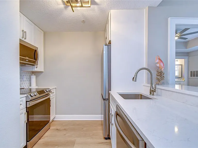 800 S Dakota Ave #121 — Photo 5