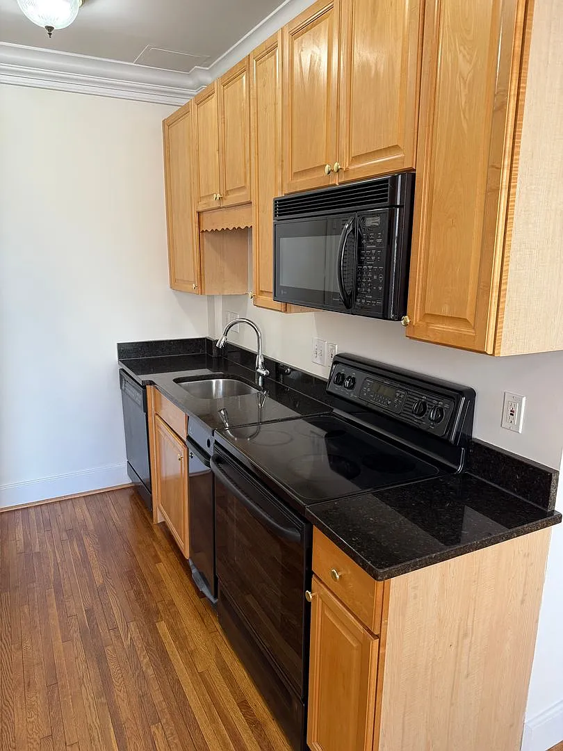 Frederick Place Apartments — Photo 3
