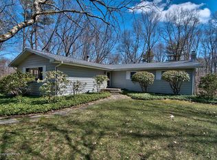 1302 Seneca Trl, Stroudsburg, PA 18360