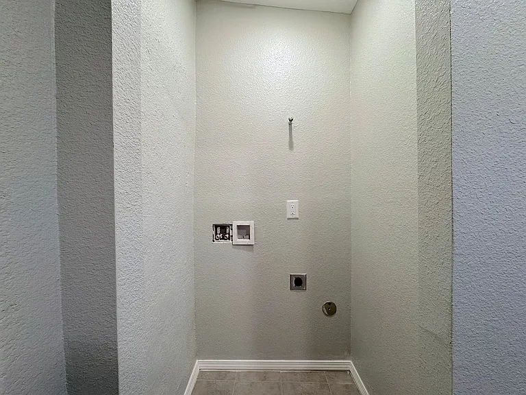 231 Francis St — Photo 16