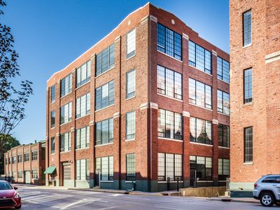 630 N College Ave APT 402, Indianapolis, IN, 46204