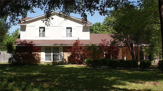 1st image of 2929 Linden Lea