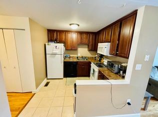 5265 E Trindle Rd APT 1, Mechanicsburg, PA 17050