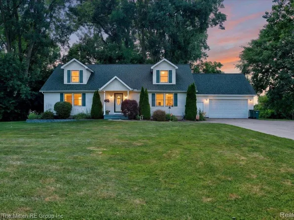 40162 Alden Rd, Van Buren Township, MI 48111