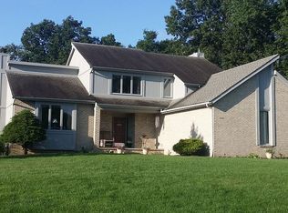 2895 Bay Vista Dr, Highland, MI 48357