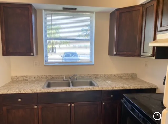 6108 SW 48th Ct — Photo 7