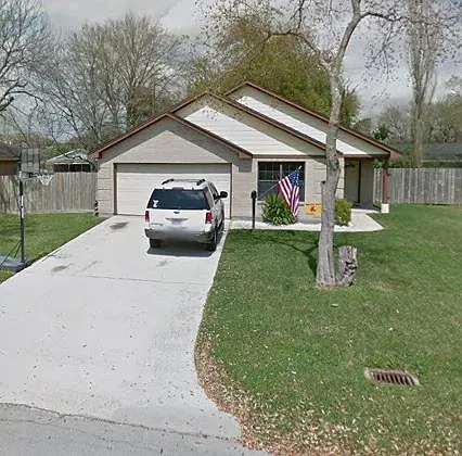 4 bed, 1477 sqft, $1,975 — Photo 1