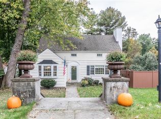 11 Edelweiss Ln, Darien, CT 06820
