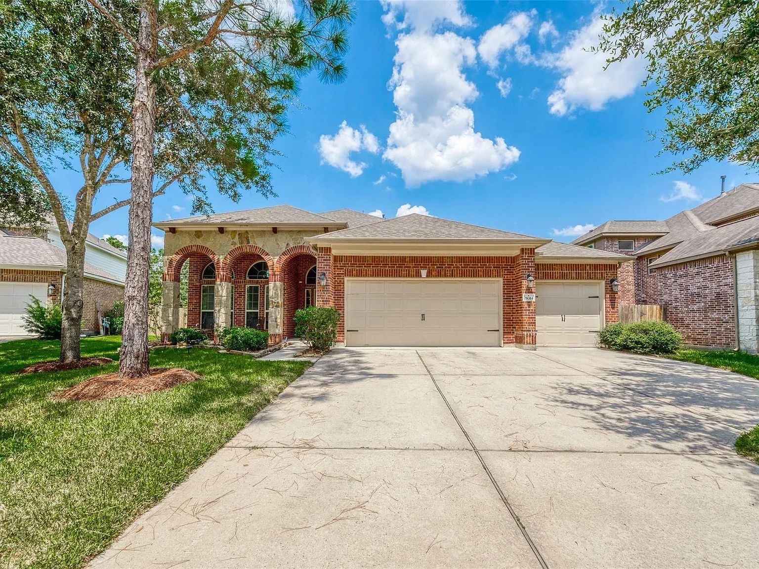 4 bed, 3.5 bath, 3357 sqft, $3,500 — Photo 3
