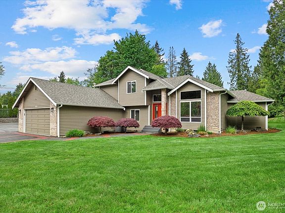 3rd image of 17425 Snohomish Avenue