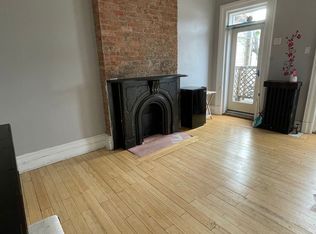 Beautiful studio and 1 bedroom apartment steps from Washington Park, Lark Street, and Albany Med., Albany, NY 12208
