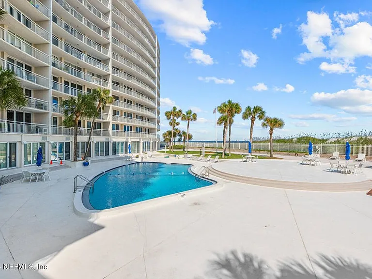 1601 Ocean Dr S — Photo 13