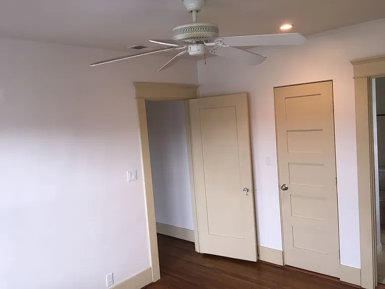 Fenced 3 Bedroom House with Two Car Driveway! Located in the Heart of North Park! In Unit Washer ... — Photo 14
