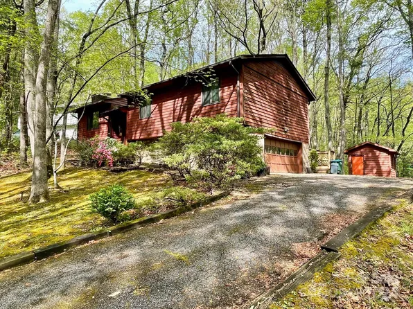 10 Mayfair Pl, Arden, NC 28704