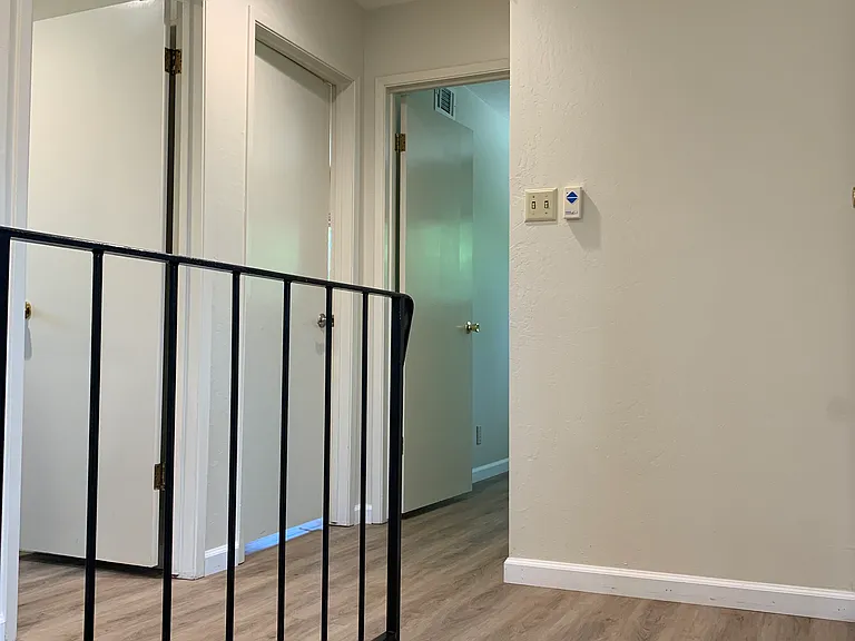 1462 Lillian St — Photo 22