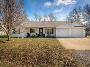 108 Weisbrook Ln, Carterville, IL 62918