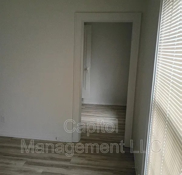 316 W Saginaw St #1/2 — Photo 3