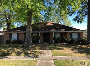6283 Petersburg Dr, Baton Rouge, LA 70817