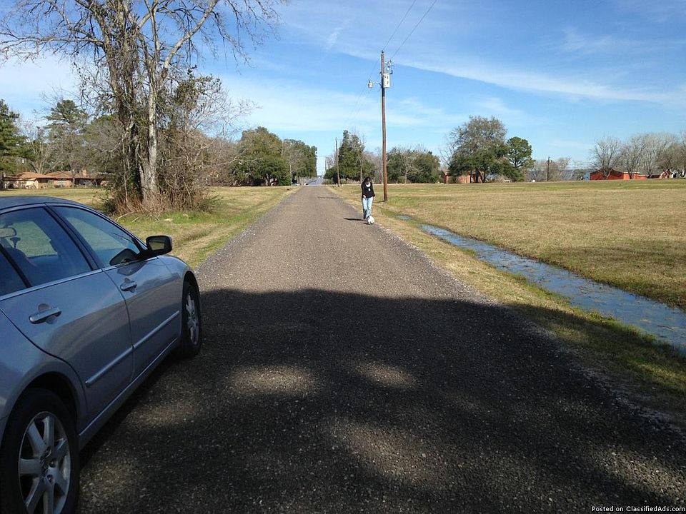 2nd image of 140 Shady Oaks