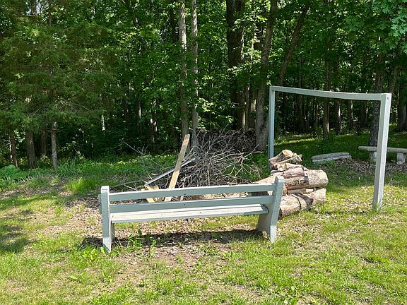 4th image of 221 Hideaway Hls