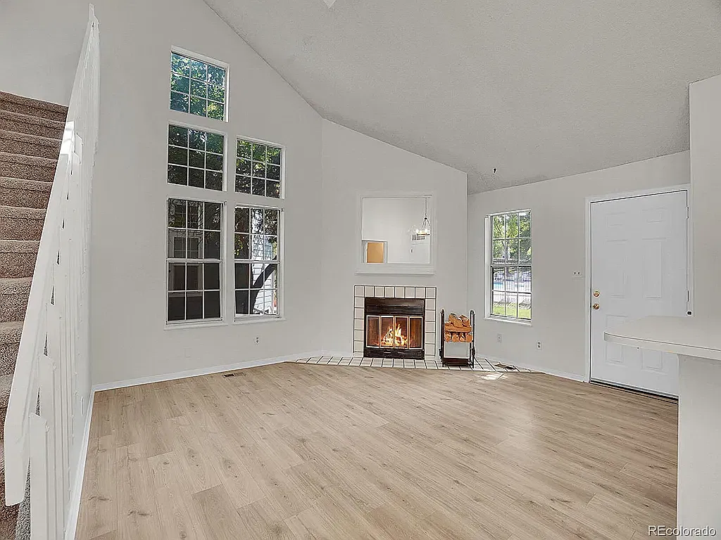 2 bed, 878 sqft, $1,750 — Photo 3
