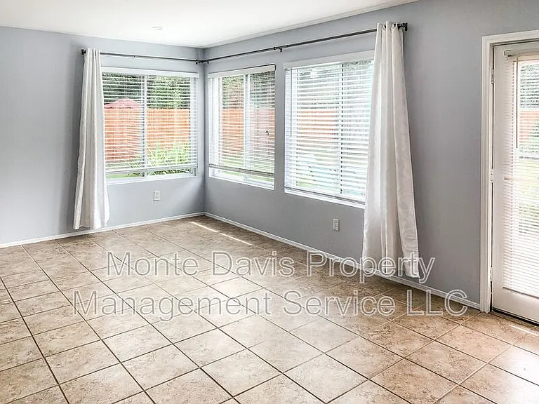 11506 Gun Fight Ln — Photo 8