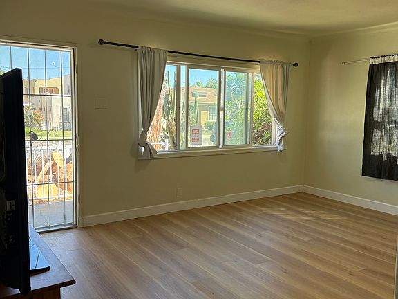 3rd image of 227 N Yale Ave #1