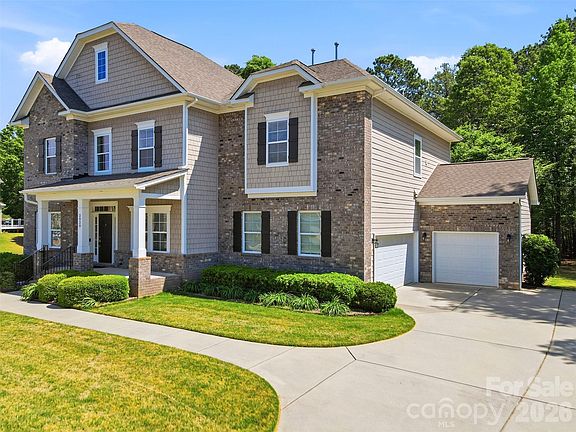2nd image of 2020 Madeira Cir