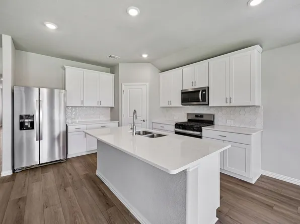 6632 Creek Edge Cir, Fort Worth, TX 76036