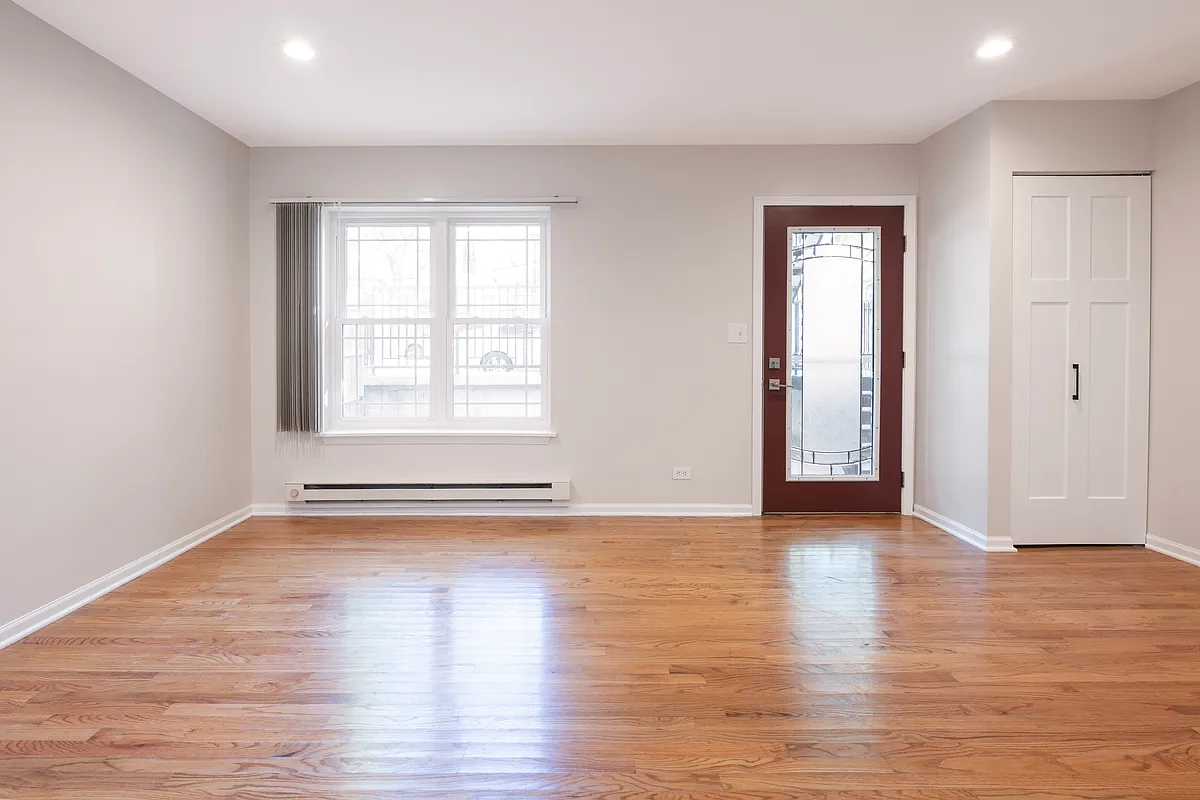 Living/Dining Room - 1912 S May St #1