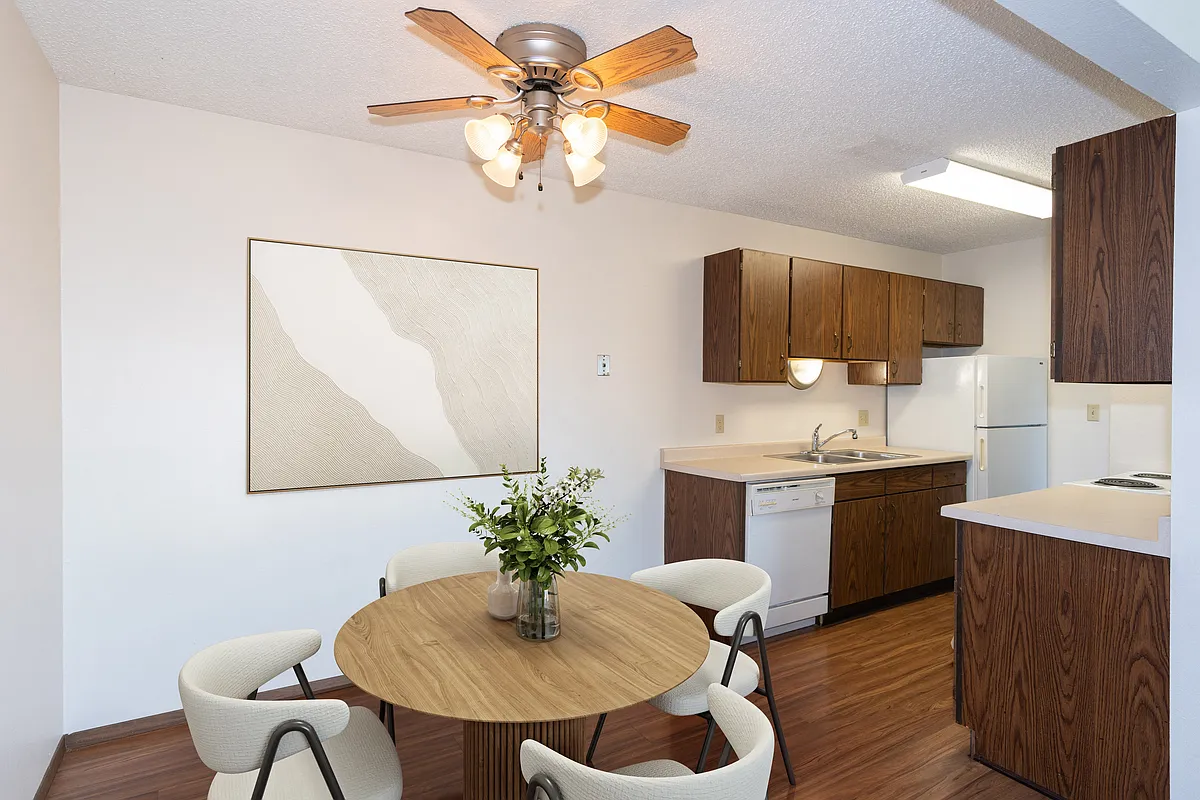 Fargo, ND Hartford Apartments | 11A | Dining - Hartford