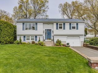 20 Dutton St, Springfield, MA 01151