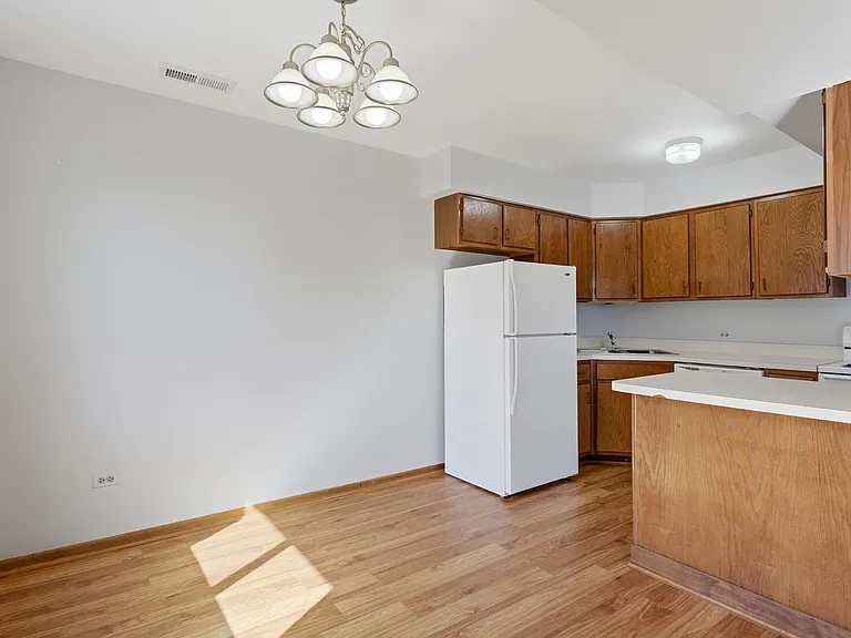 187 Uteg St #206B — Photo 9