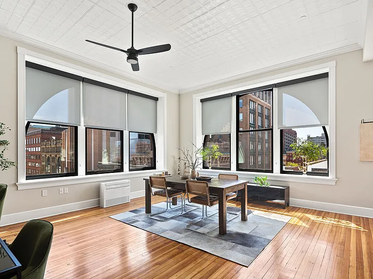 303 N Howard St — Photo 1