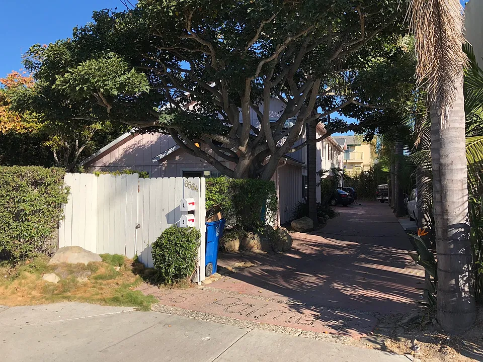 6564 Del Playa Dr