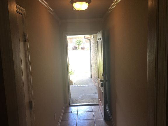 5th image of 2110 Richland Park Dr