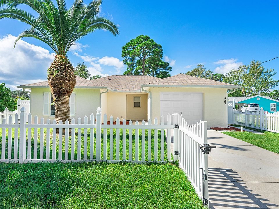 1st image of 423 Baywood Cir