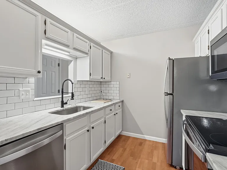 22 Maple Crest Cir #F — Photo 6