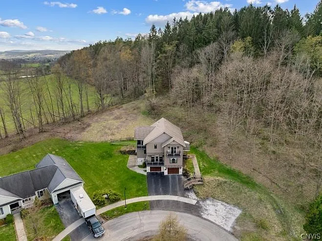 5 bed, 3.5 bath, 3136 sqft, $3,000 — Photo 4
