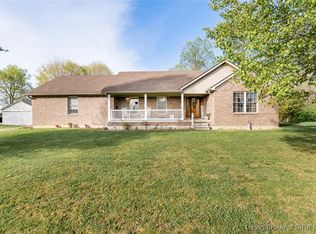 4049 E Daisy Ln, Pekin, IN 47165