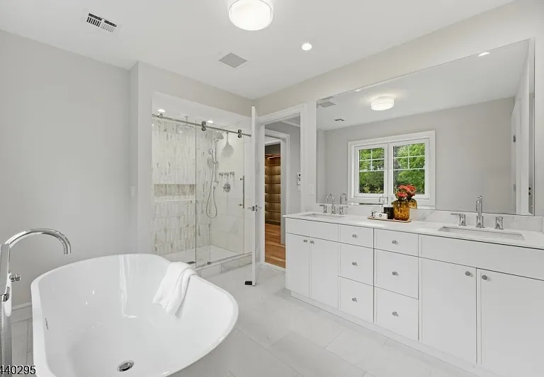 330 Wyoming Ave — Photo 6