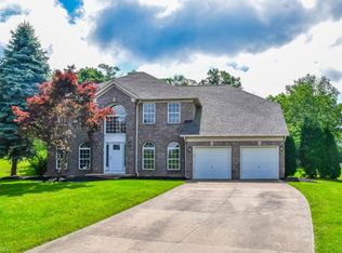 645 Waverly Cir, Akron, OH 44321