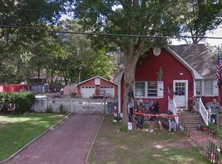 17 Lafayette Ave, Mastic, NY 11950