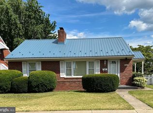 220 Avon Rd, Hagerstown, MD 21740