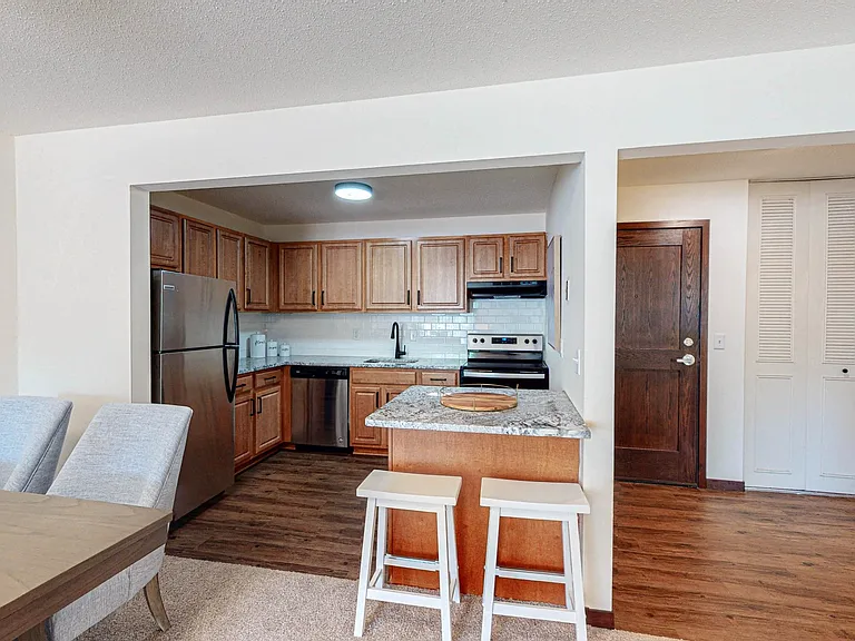 Hillsborough Apartments — Photo 26